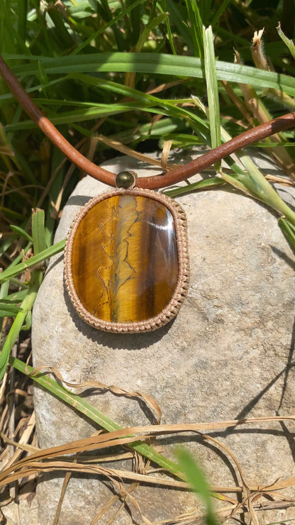 Light Tiger's Eye Wizard 'GROUNDED PROTECTOR'